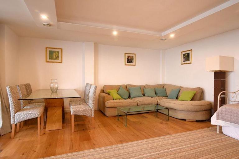 Largigi Offering Two Amazing Panoramic Sea Front Apartments Lyme Regis Eksteriør billede
