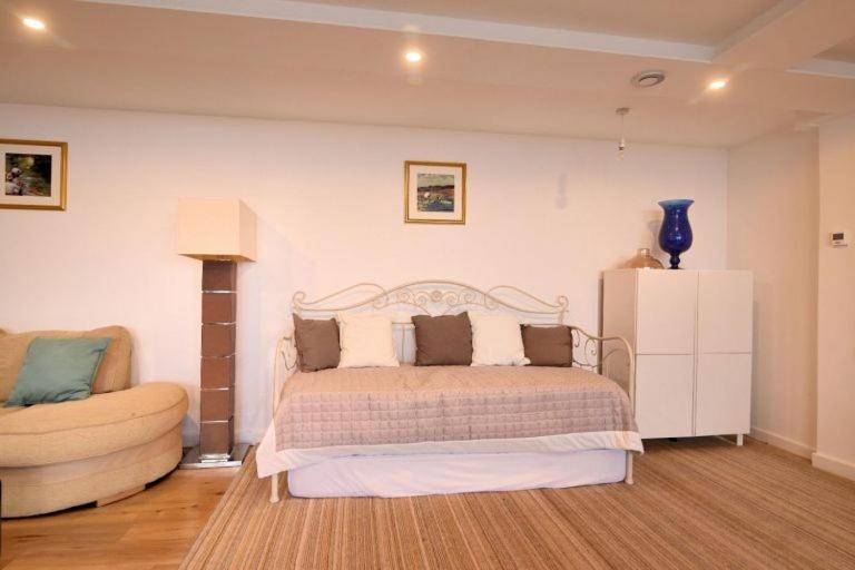 Largigi Offering Two Amazing Panoramic Sea Front Apartments Lyme Regis Eksteriør billede