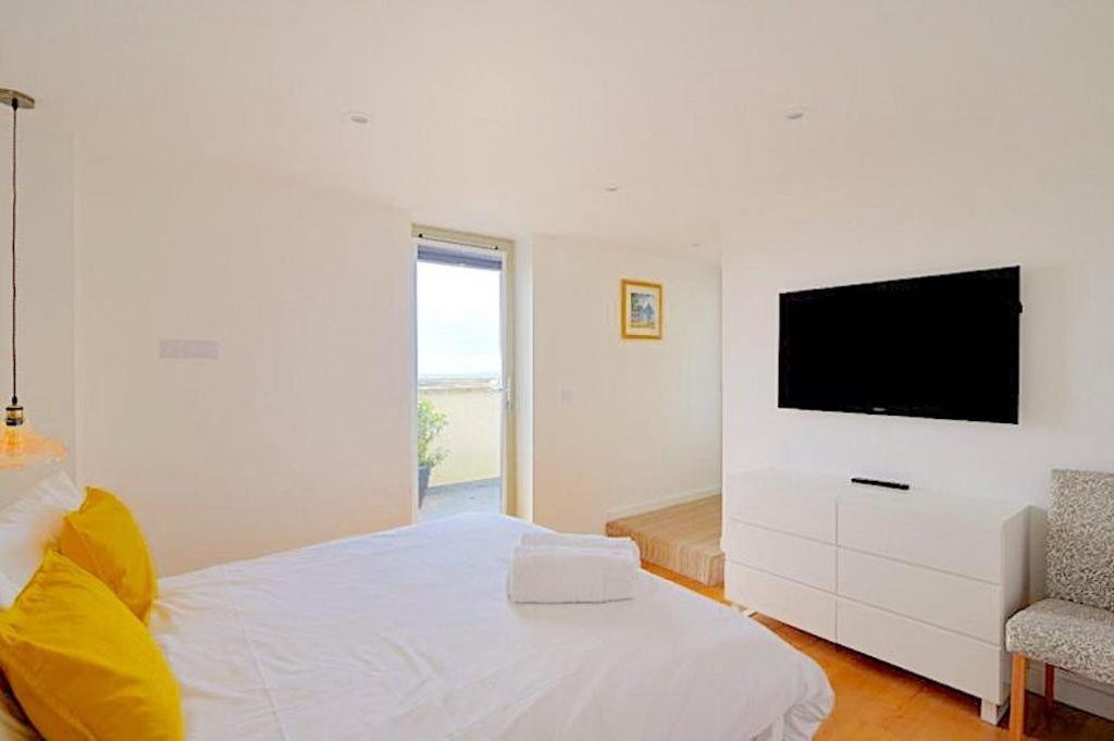 Largigi Offering Two Amazing Panoramic Sea Front Apartments Lyme Regis Eksteriør billede