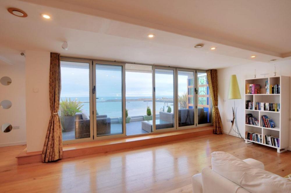 Largigi Offering Two Amazing Panoramic Sea Front Apartments Lyme Regis Eksteriør billede